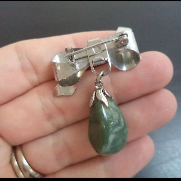 Elegant Silver Bow Pendant with Jade Gemstone 1 7/8 - Picture 2 of 2